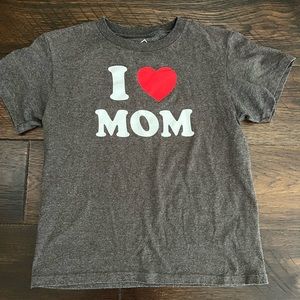 Well Worn Boys I 💗MOM t-shirt